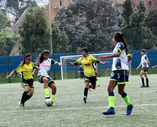 FUTURO SOCCER SIGUE DE PRIMERO EN FEMENINO DE SURORIENTE