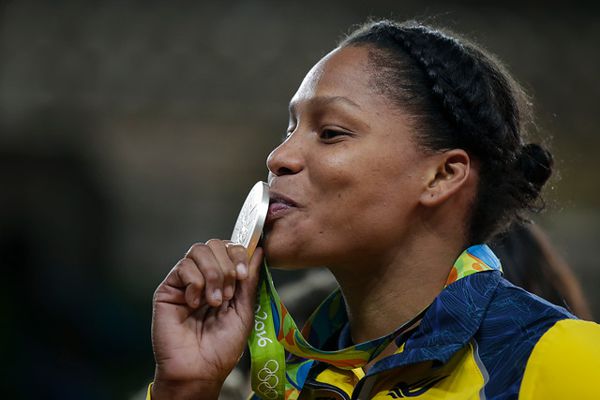 Yuri Alvear plata Rio