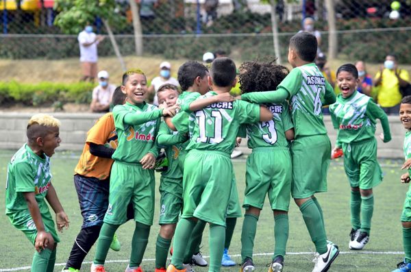 EL CABALLERO REPITE, ASOCUCRE REVALIDÓ TÍTULO DE LA CATEGORÍA 2012