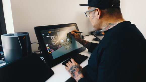 CONOCE A DARWIN ENRÍQUEZ, EL PRIMER TATUADOR EN IMPLEMENTAR TECNOLOGÍA 3D
